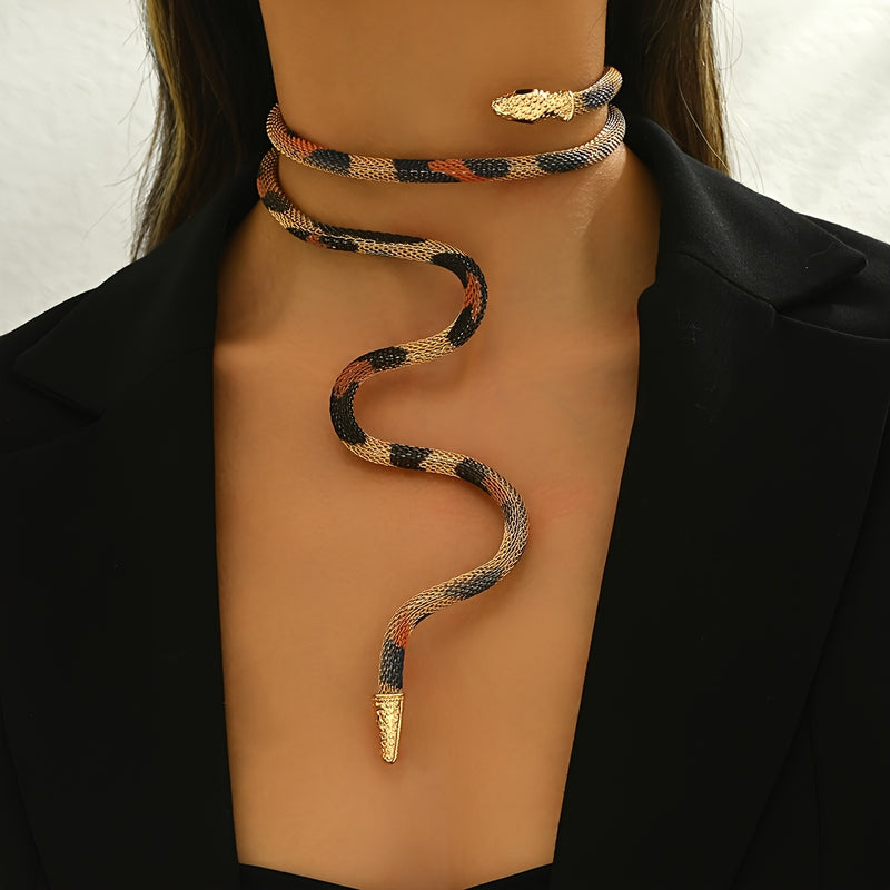 Punk Snake Necklace – Gold Serpent Pendant for Bold Style